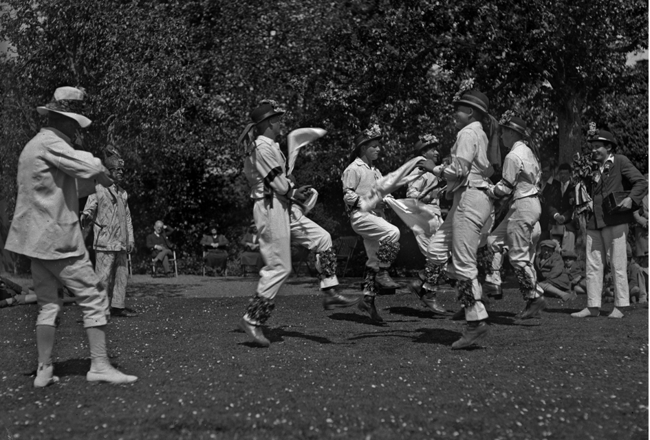 Morris Dancing, Bampton