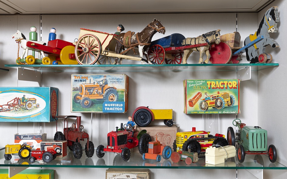 Top Right Shelves