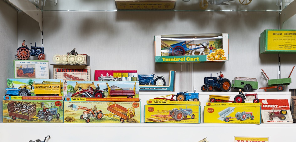 Middle Left Shelves