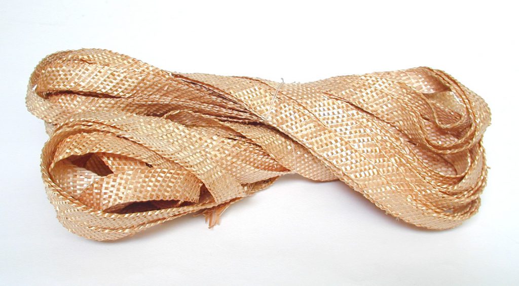 Bundle of straw plaiting