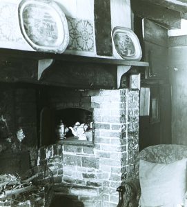 Photograph showing interior of Lavinia Smith's Downside House taken by Henry Owen Vaughan (MERL P DX2049 PH5_37)
