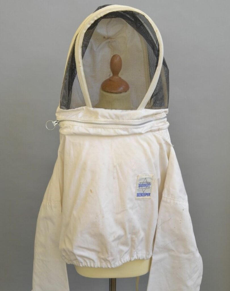 Beekeeping suit for Extra.Ordinary