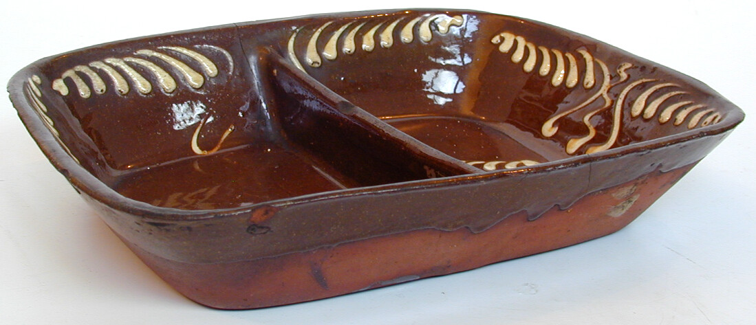 A rectangular parting dish