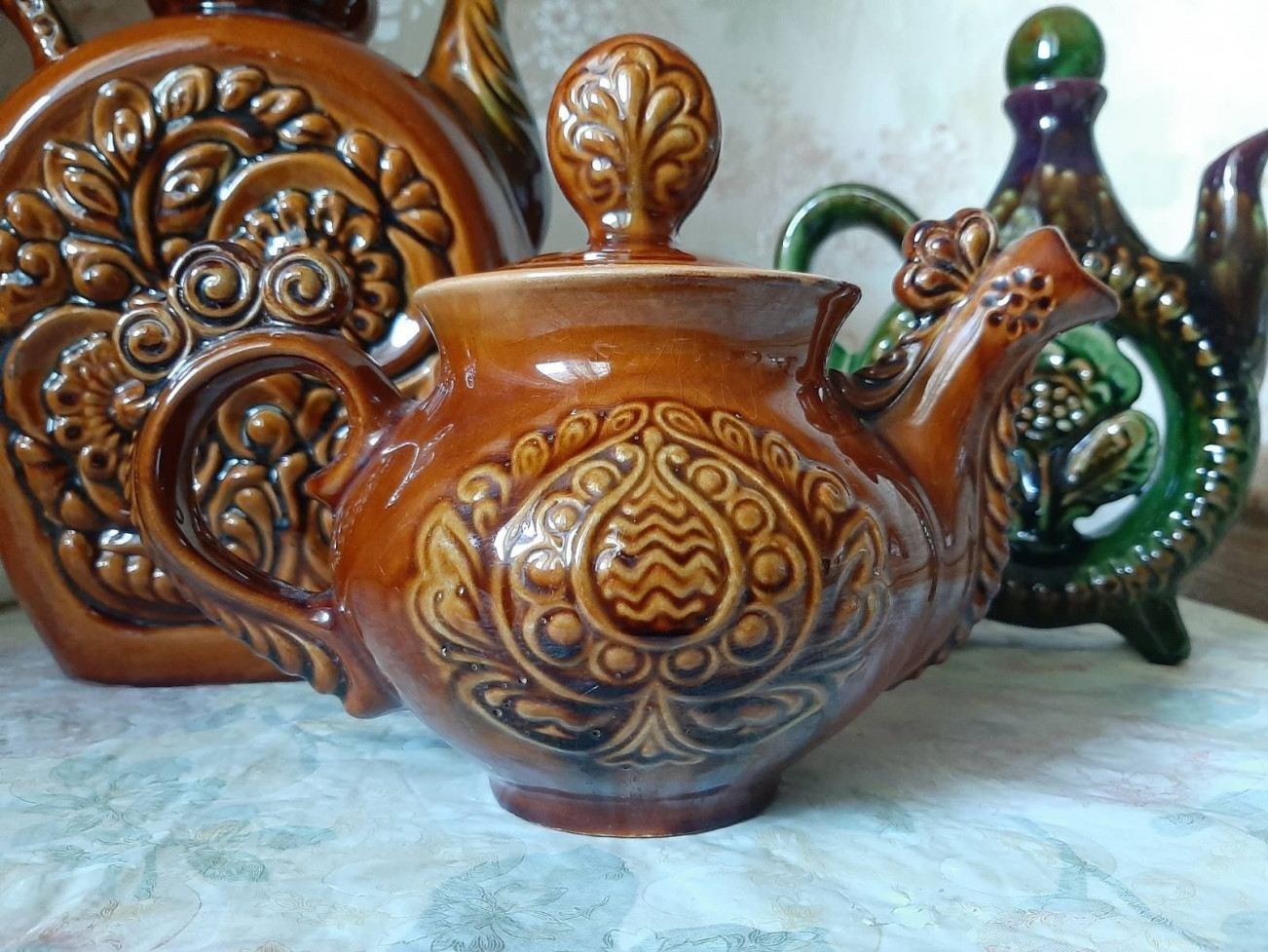 An example of Vasylkiv maiolica.