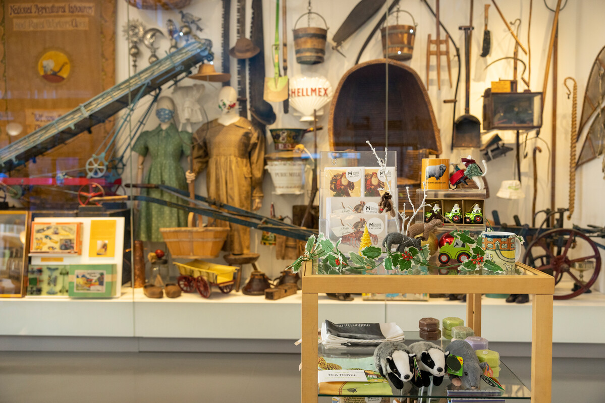 The MERL shop decorated for Christmas.