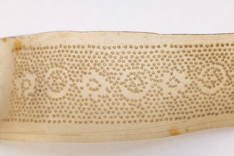 Lacemaking pattern for Discover