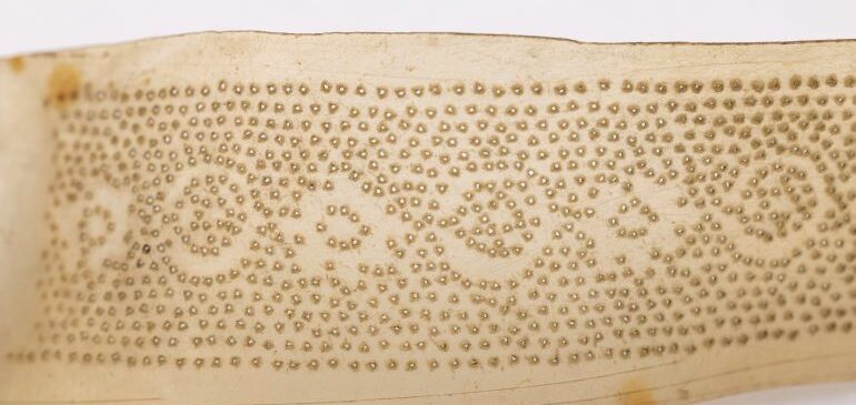Lacemaking pattern for Discover