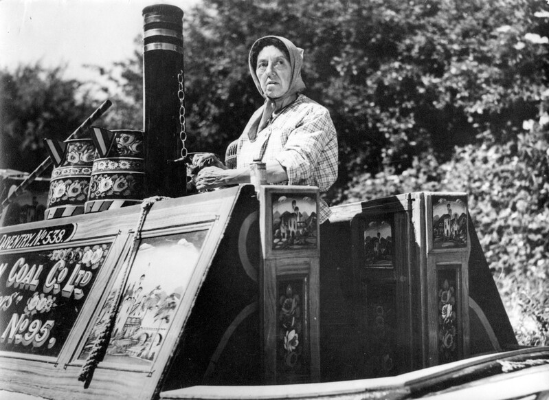 A narrowboat on the Grand Union Canal (P DX1003/2)