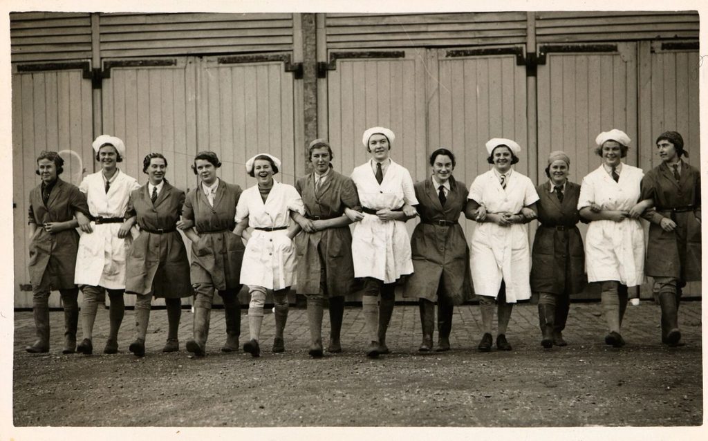 Female staff and researchers from the NIRD at the University of Reading