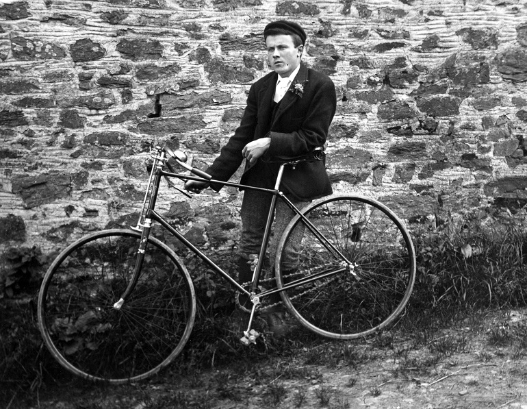 Photograph of bicyclist by Alfred Pool photography, photographic, photographer