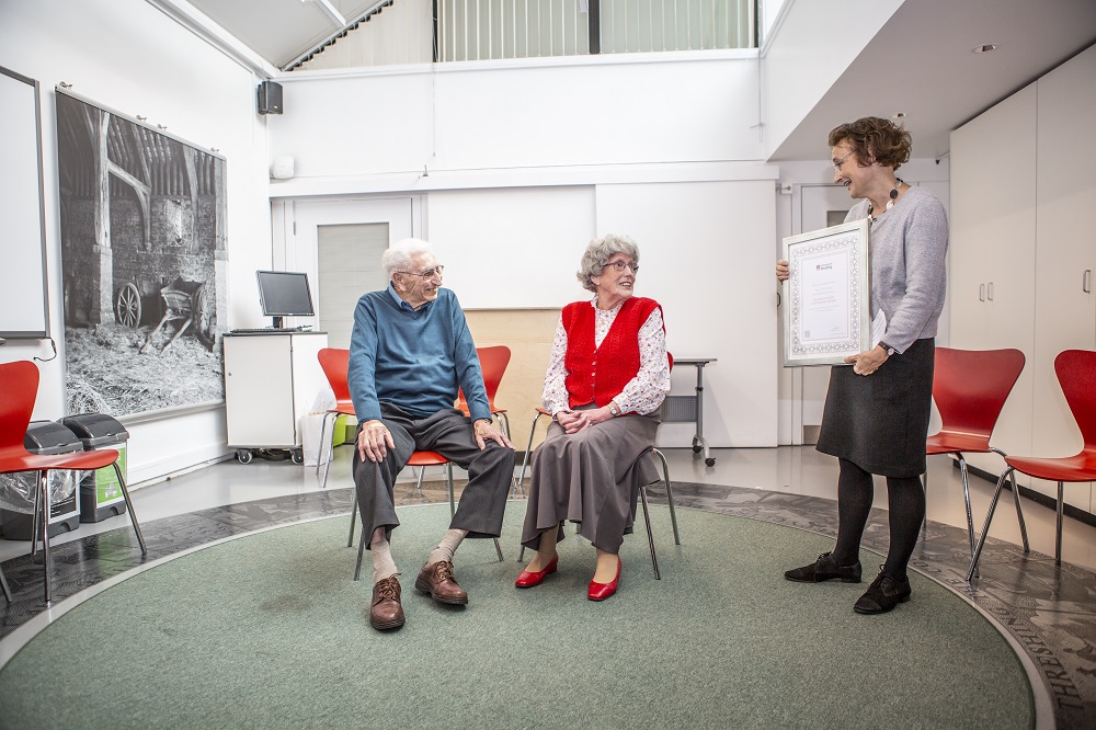 Volunteers Ron and Jan awarded Distinguished Volunteer Award by The MERL Director