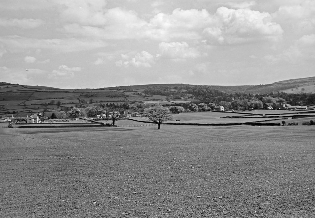 A black and white photograph of an empty field in Derbyshire.