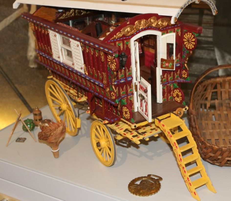 Model gypsy caravan
