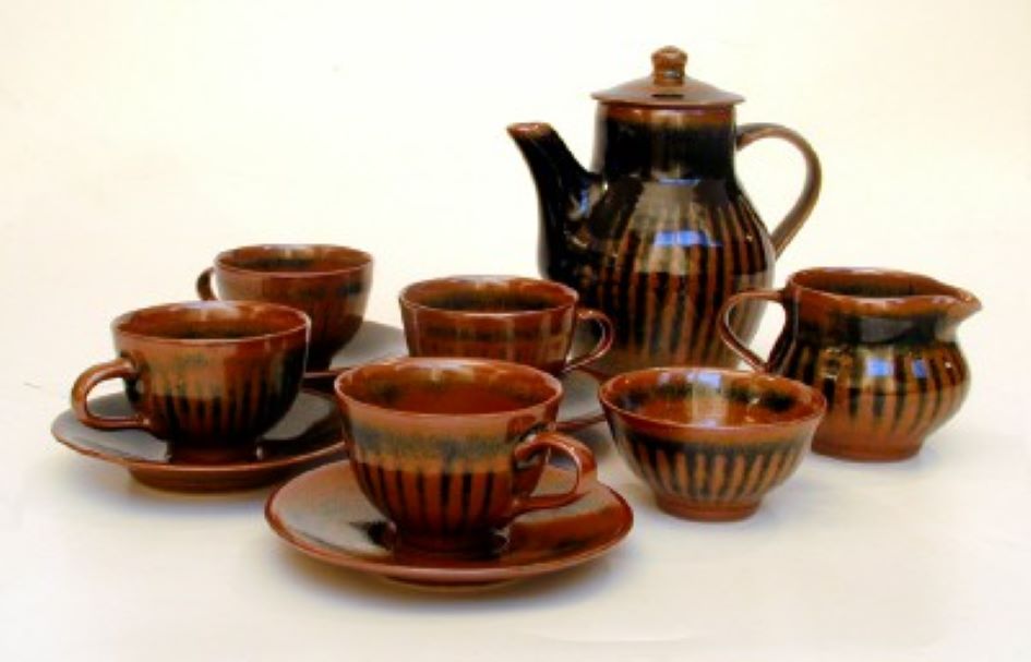 What does this coffee set comprise of?