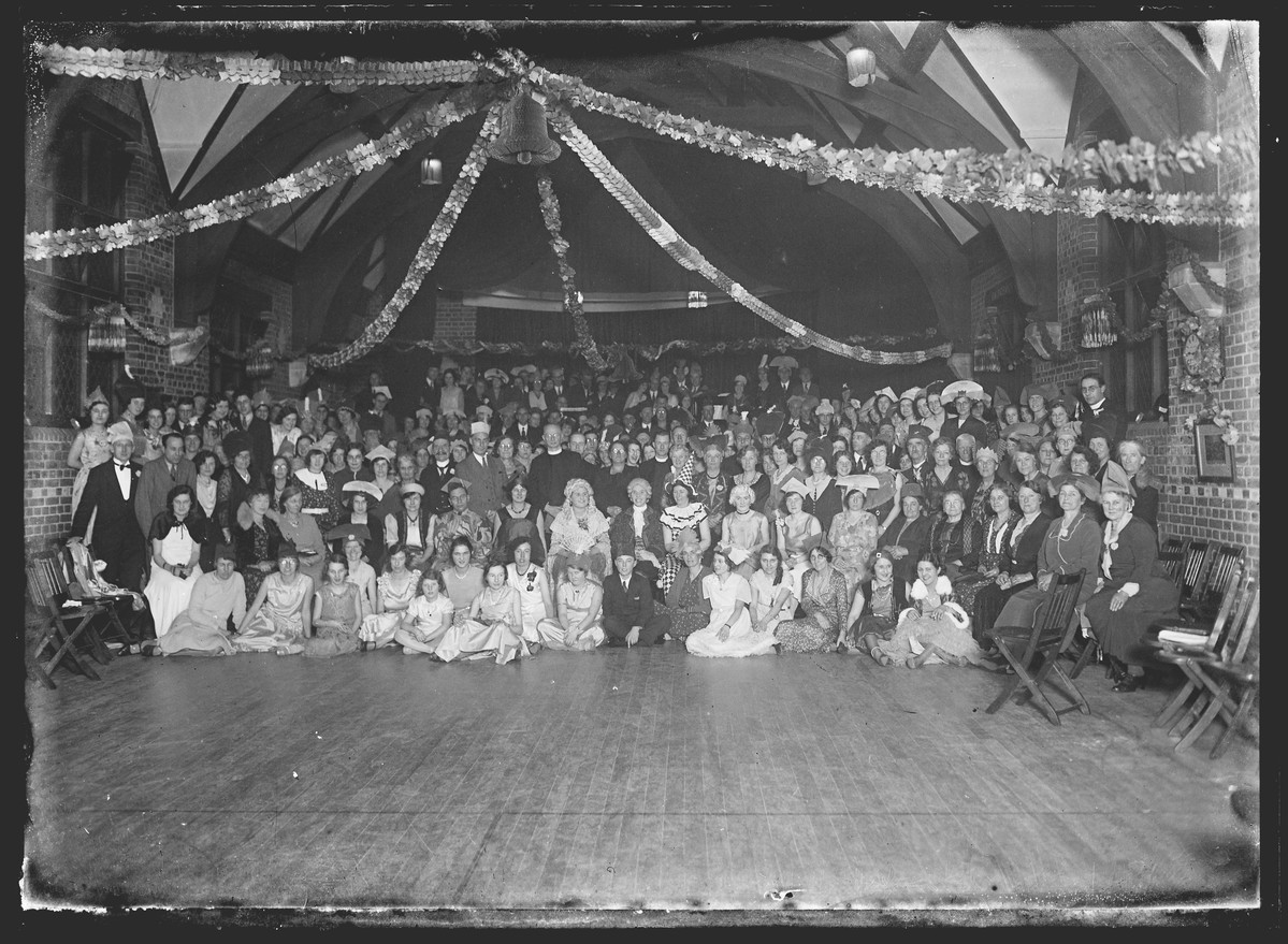 Servants’ Christmas parties were usually held in their dining hall, as it was large enough to accommodate dancing, instruments and food. (P DX323 PH1/M18/7)