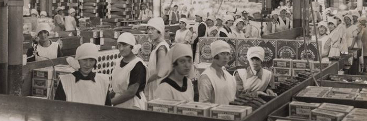 Workers in the Huntley & Palmers factory.