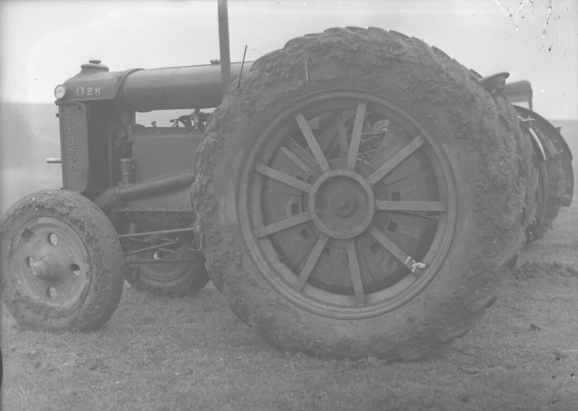 Fordson tractofor tractor blogr photograph