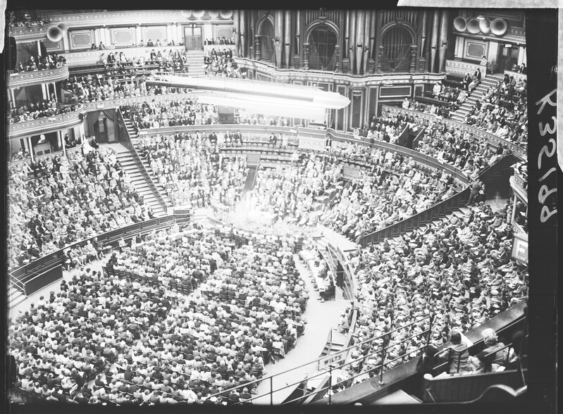 A black and white image of a huge meeting of members of the women's institute